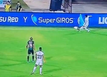 ¡Qué caro salió ese pase atrás de Daniel Mantilla!