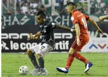 Iago Falque y su crítica a algunas canchas del FPC: «En cuarta división de España hay mejores»