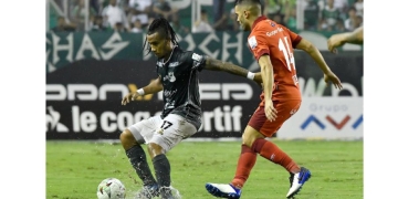 Iago Falque y su crítica a algunas canchas del FPC: «En cuarta división de España hay mejores»