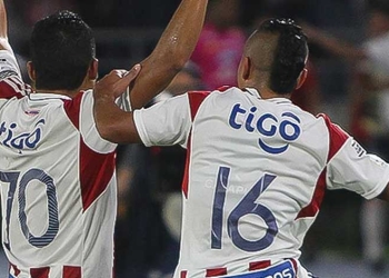 "El papá no aparece": Fortaleza también se burló de Junior
