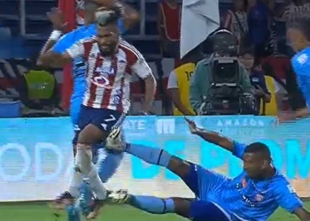 ¡Tremendos golpes! La jugada que dejó dos expulsados en Junior vs Unión