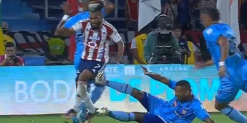 ¡Tremendos golpes! La jugada que dejó dos expulsados en Junior vs Unión