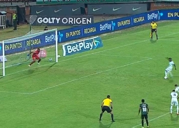 ¿Se debía repetir el penal de Kevin Velasco en Medellín?