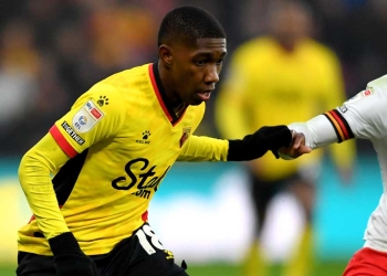 Yaser Asprilla sigue en el primer equipo de Watford, pero… ¿Juega?