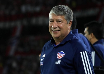 El régimen del Bolillo en Junior sigue: ¡Pasa a revisar las habitaciones en las noches!
