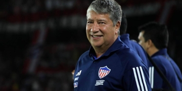 El régimen del Bolillo en Junior sigue: ¡Pasa a revisar las habitaciones en las noches!