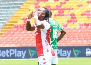 ¡Santa Fe dentro de los ocho!: Rodallega figura y un nuevo triunfo cardenal