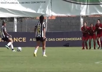 Colombianas en el mundo: ¡El golazo de Jorelyn Carabalí en Brasil!