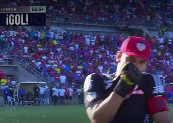 ¡Resucitó Junior! Gol maradoneano de Vladimir y penal cobrado por Viera