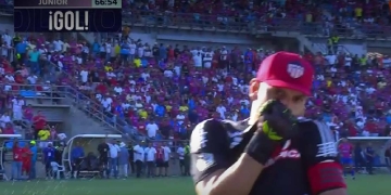 ¡Resucitó Junior! Gol maradoneano de Vladimir y penal cobrado por Viera