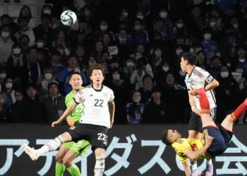 Golazo de Rafael Santos Borré contra Japón: ¡De chilena!