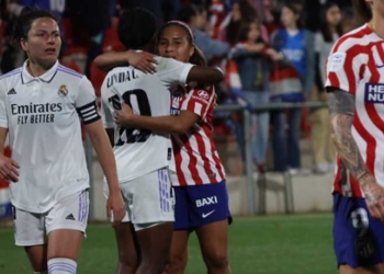 Linda Caicedo: abrazo con Leicy Santos y sus tremendas estadísticas en el derbi