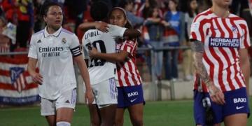 Linda Caicedo: abrazo con Leicy Santos y sus tremendas estadísticas en el derbi