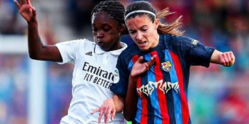 Linda Caicedo jugó su primer clásico frente al Barcelona