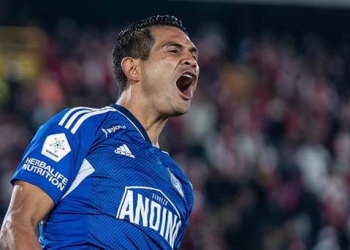¡La definición de Mackálister! Fue su tercer gol en clásicos