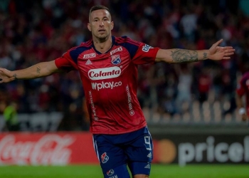 Al Poderoso le bastaron 45 minutos brillantes