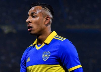 Video: ¡La tremenda silbatina a Sebastián Villa en la Bombonera!