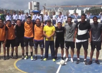 El partido de Teo Gutiérrez y compañeros del Bucaramanga en una cárcel