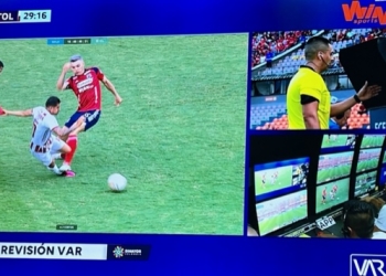 La polémica: ¿fue bien anulado el golazo de Luciano Pons?