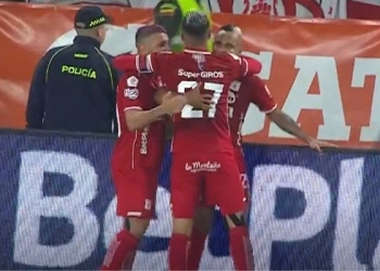 ¡Un primer tiempo de ensueño: ¡América de Cali le hace 3 goles al Deportivo Cali!