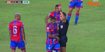 Insólito regreso de Angulo a Palmaseca: Puñetazo, roja y aplausos de hinchas del Cali
