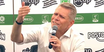 La molestia de Autuori con el periodista que le criticó su tranquilidad tras la derrota