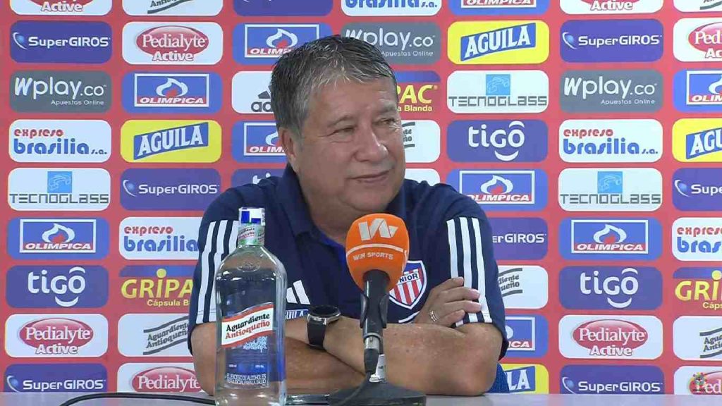 Bolillo Gómez: "La hinchada de Junior asusta, estoy viviendo algo muy bonito"