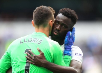 Hugo Lloris no puede creer lo que le pasó a Dávinson Sánchez