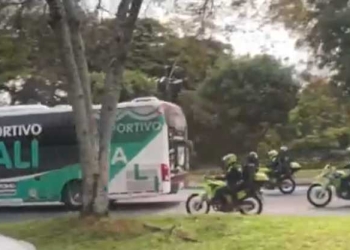 El día después de la goleada en Medellín: bus escoltado y entrenamiento con Pinto