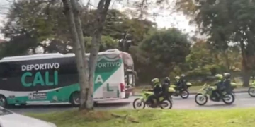 El día después de la goleada en Medellín: bus escoltado y entrenamiento con Pinto