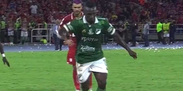 La racha anotadora de Kevin Velasco se extendió en el clásico