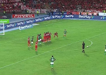 Joyita en el clásico: ¡También de tiro libre, Kevin Velasco!
