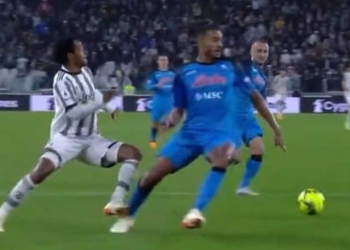 Video: la jugada ante Napoli por la que tanto critican a Juan Cuadrado