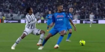 Video: la jugada ante Napoli por la que tanto critican a Juan Cuadrado