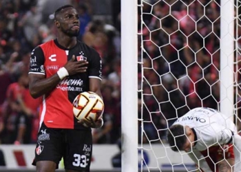 Julián Quiñones, el goleador colombiano al que piden para la selección de México