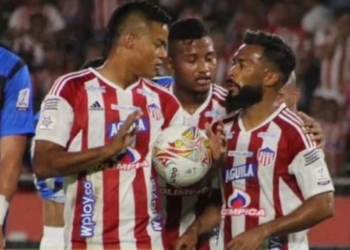 La orden de Bolillo era otra y entonces… ¿por qué el Chino Sandoval cobró el penalti?