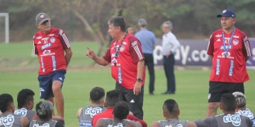 Bolillo Gómez: "Voy a seguir abriendo el paraguas" y lo que le dijo Don Fuad