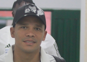 No piensa en el retiro ni en irse de Junior: "Todavía queda Carlos Bacca para rato"