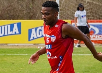 Junior: Amaury Torralvo y otros tres jugadores que no serán tenidos en cuenta
