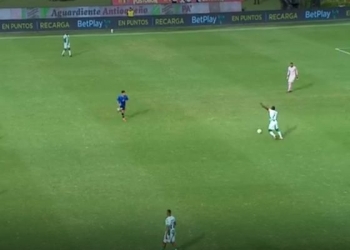 Insólito error de Cristian Zapata que terminó en gol de Boyacá Chicó