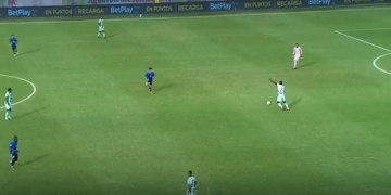 Insólito error de Cristian Zapata que terminó en gol de Boyacá Chicó
