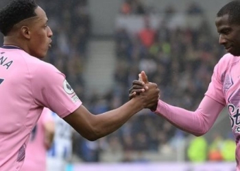 ¡Así fue el regreso de Yerry Mina como titular del Everton en la Premier League!