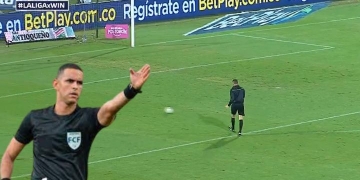 Momento viral en el fútbol colombiano: ¡Gol del árbitro Carlos Ortega!