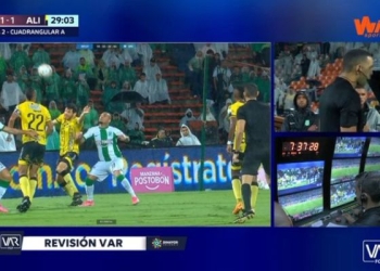 El polémico gol con el que empata Jarlan Barrera: ¿Era falta sobre Pedro Franco?