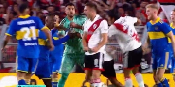 La imagen viral de Palavecino en el superclásico. ¡Ahí nació todo el lío!