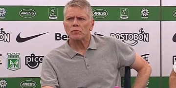 Autuori: “No podemos tirar 19 minutos a la basura” y lo que nadie vio para el cambio de Jarlan