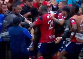 ¡Penalti al 90+6, victoria agónica y el DIM en la pelea!