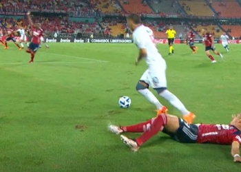 ¿Qué pasó ahí, DIM? Reclamo previo al gol de Nacional