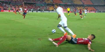 ¿Qué pasó ahí, DIM? Reclamo previo al gol de Nacional