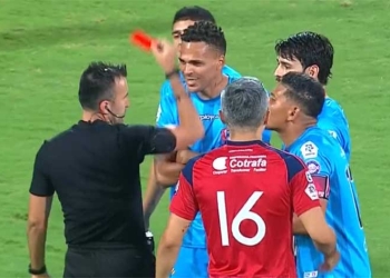 ¡Tarjeta roja a los 5 minutos entre DIM y Unión Magdalena!